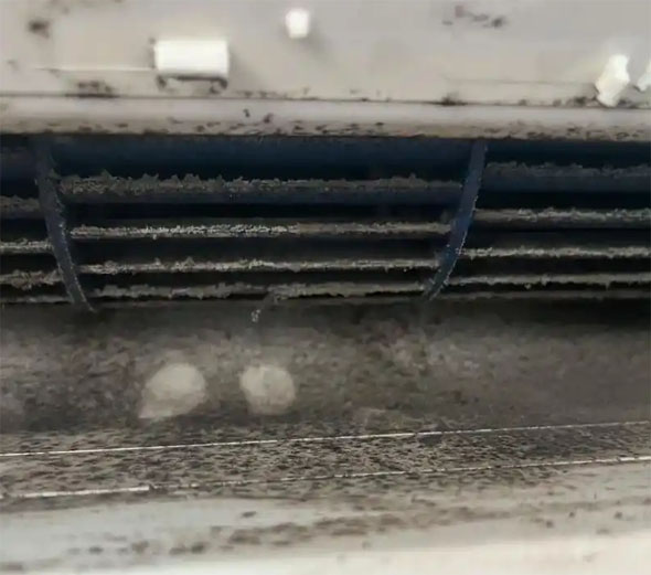 葫芦岛空调吹的风有股烧焦味是怎么回事